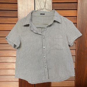 Brandy Melville (one size) cropped button down
